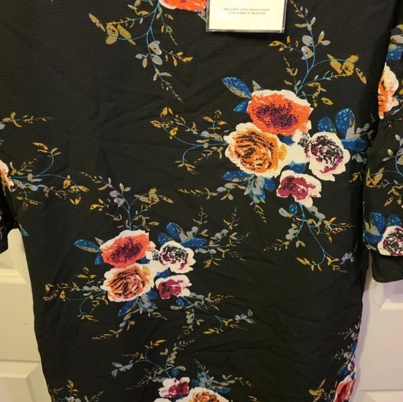 Black Floral Bell Sleeve Dress Size Small - NWT - Picture 3 of 4